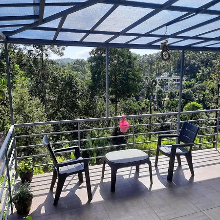 Letstay Vythiri Hill Palace Exteriér fotografie