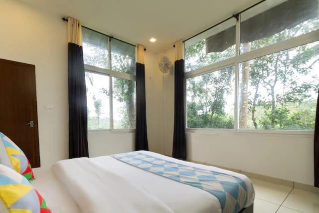 Letstay Vythiri Hill Palace Pokoj fotografie